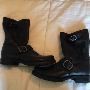 NWOT FRYE women boots size 7 1/2